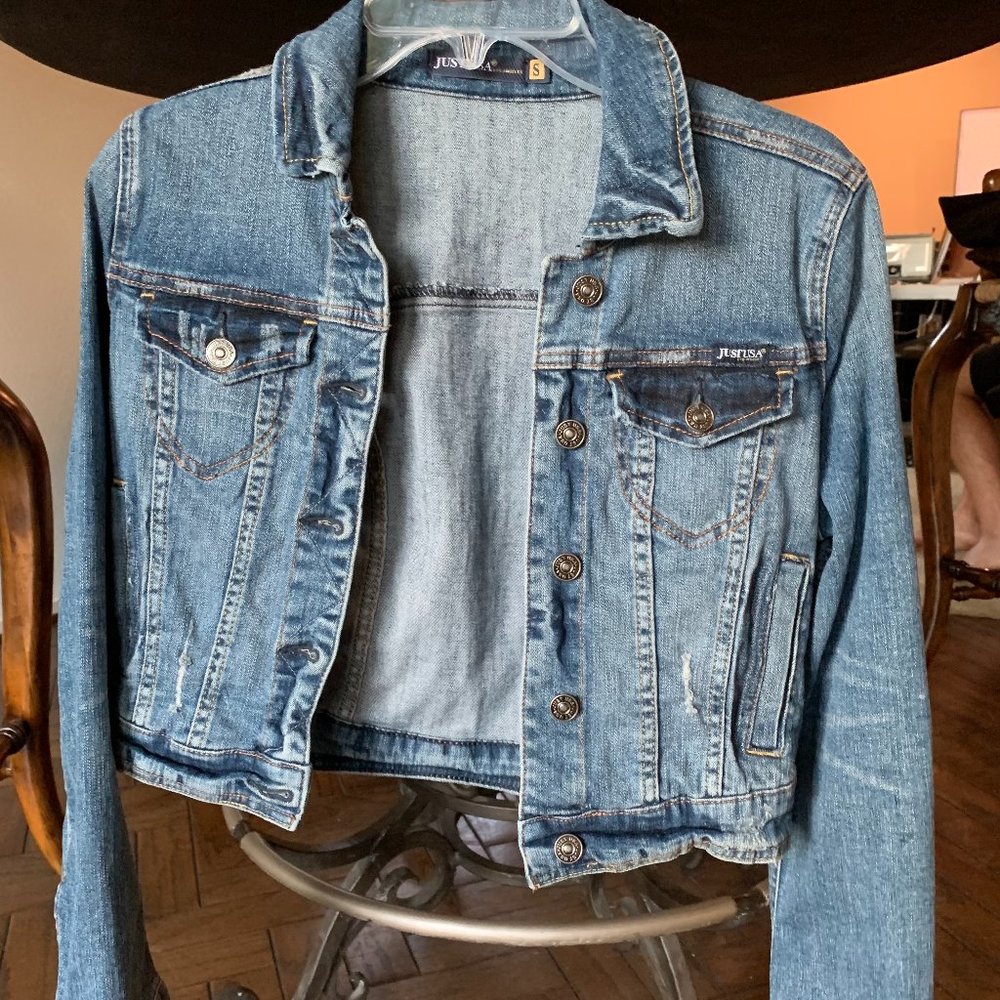 Slightly cropped blue denim jacket